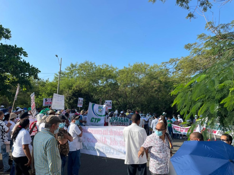 Protestan por compra externa de leche en polvo.