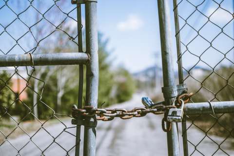 ¿Qué son las servidumbres en un predio y para qué sirven?