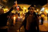 Roban armas de comandancia militar durante protestas en Puerto Rico