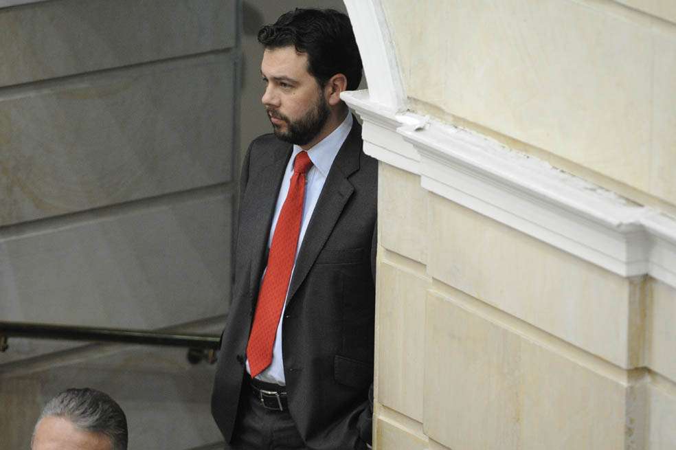 El senador Carlos Fernando Galán es el autor de un proyecto, aprobado ya en primer debate que busca reglamentar el ejercicio del cabildeo. / Archivo.