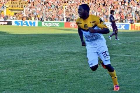 José Adolfo Valencia guió al Olimpo a una victoria que lo aleja del descenso
