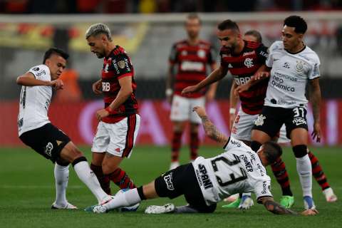 Flamengo ganó 2-0 a Corinthians de Víctor Cantillo en la Copa Libertadores