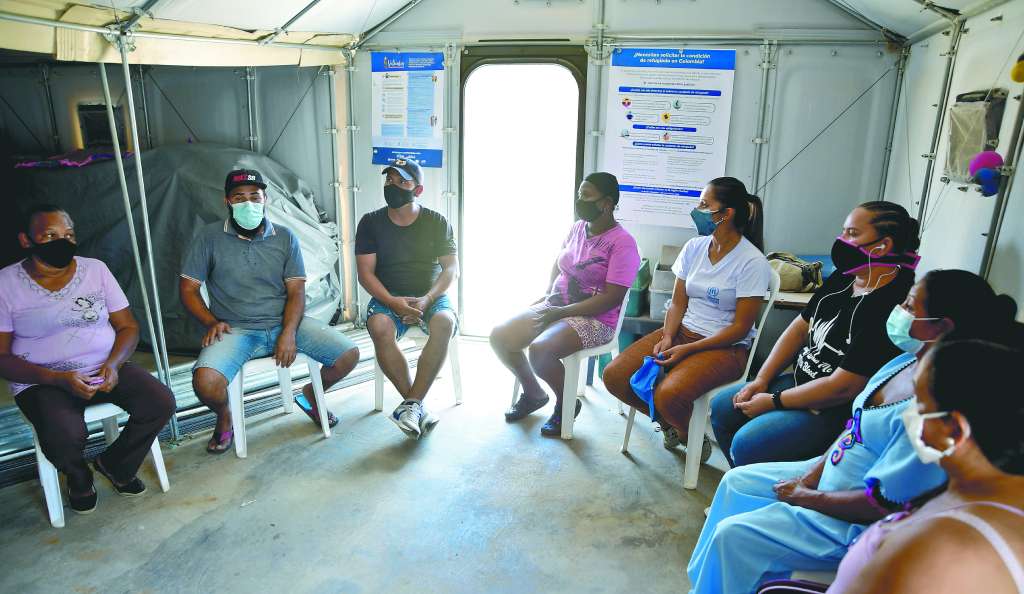 Un grupo de refugiados venezolanos trata de legalizar un barrio en Riohacha.