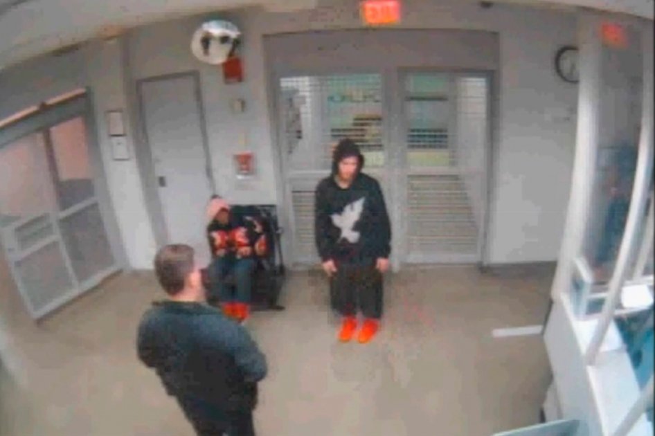 Fotograma cedido por el Departamento de Policía de Miami del cantante canadiense Justin Bieber durante una prueba para determinar ebriedad tras su arresto en Miami Beach, Florida (EE.UU.).
