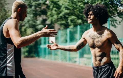 Bromance: ¿hermandad o fachada de una homosexualidad clandestina?