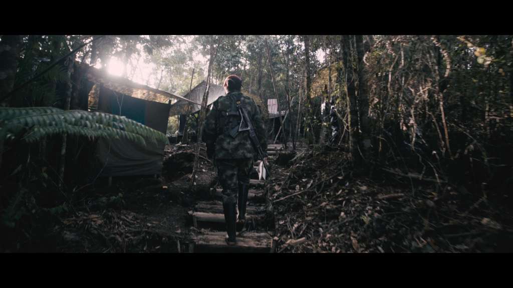 'La niebla de la paz' fue dirigida por Joel Stängle y producida por Carolina Campos, quienes también filmaron y editaron la película.