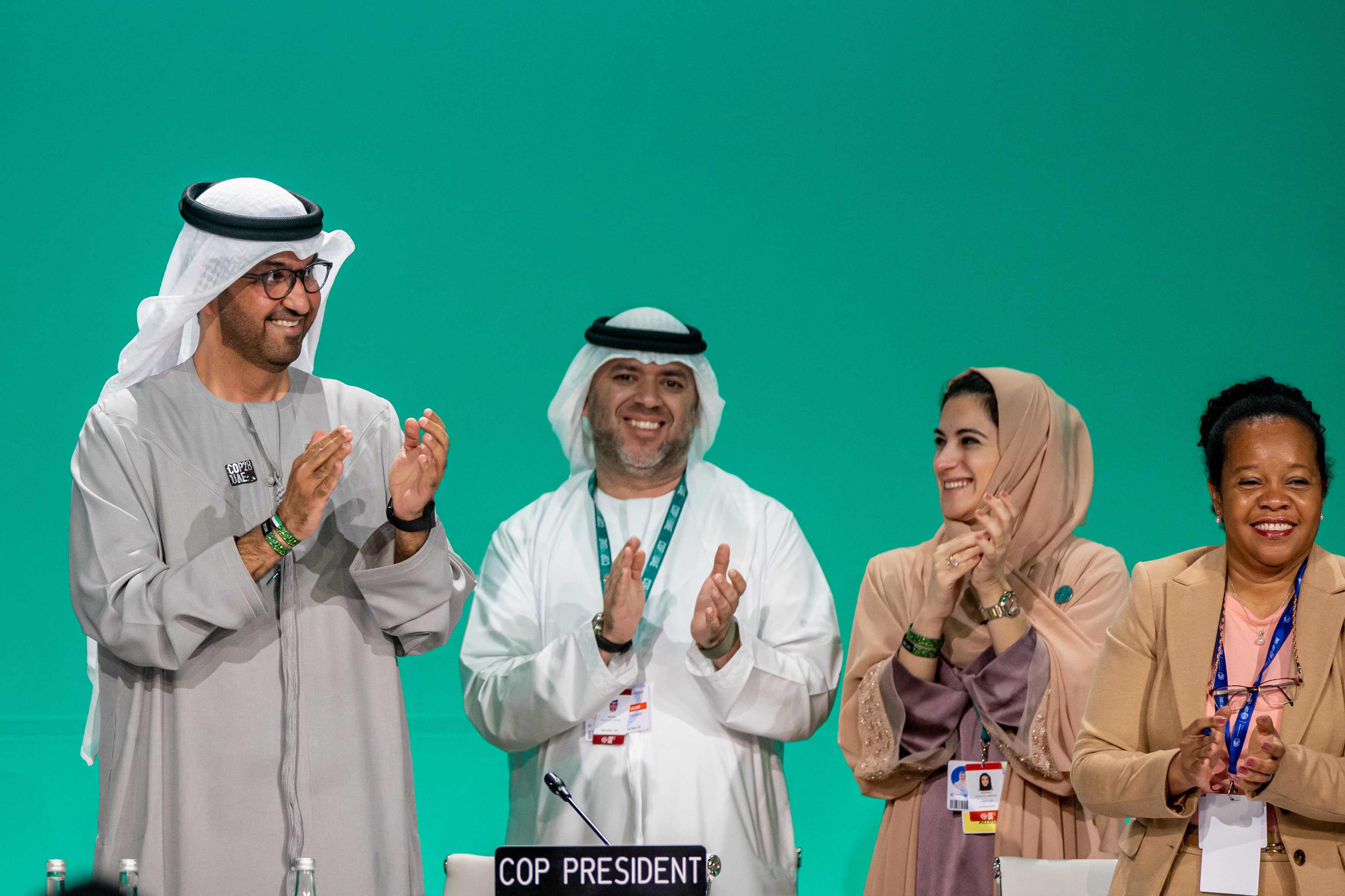 Dubai (United Arab Emirates), 13/12/2023.- President of COP28 and UAE's Minister for Industry and Advanced Technology Dr. Sultan Ahmed Al Jaber (L) during a plenary session at the 2023 United Nations Climate Change Conference (COP28), in Dubai, United Arab Emirates, 13 December 2023. The 2023 United Nations Climate Change Conference (COP28), runs from 30 November to 12 December, and is expected to host one of the largest number of participants in the annual global climate conference as over 70,000 estimated attendees, including the member states of the UN Framework Convention on Climate Change (UNFCCC), business leaders, young people, climate scientists, Indigenous Peoples and other relevant stakeholders will attend. (Emiratos Árabes Unidos) EFE/EPA/MARTIN DIVISEK