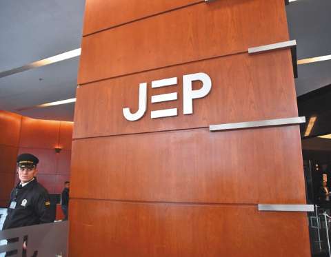 Enrique Ariza, exdirector de inteligencia del DAS, no podrá renunciar a la JEP