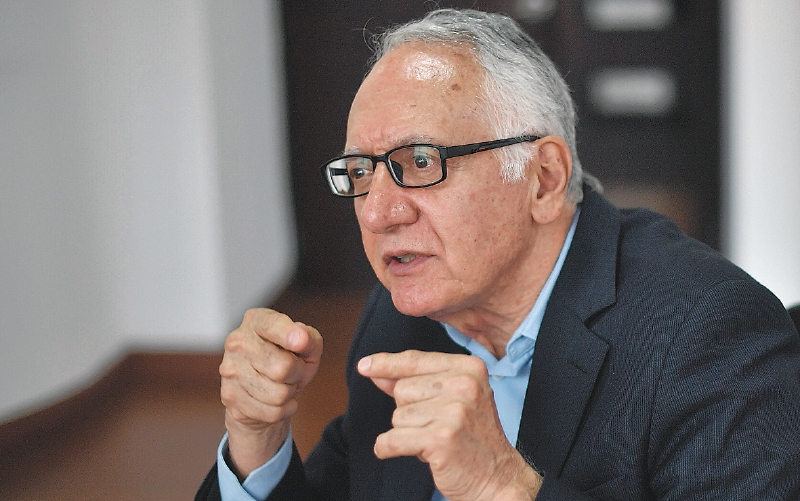 Guillermo Alfonso Jaramillo, ministro de salud.