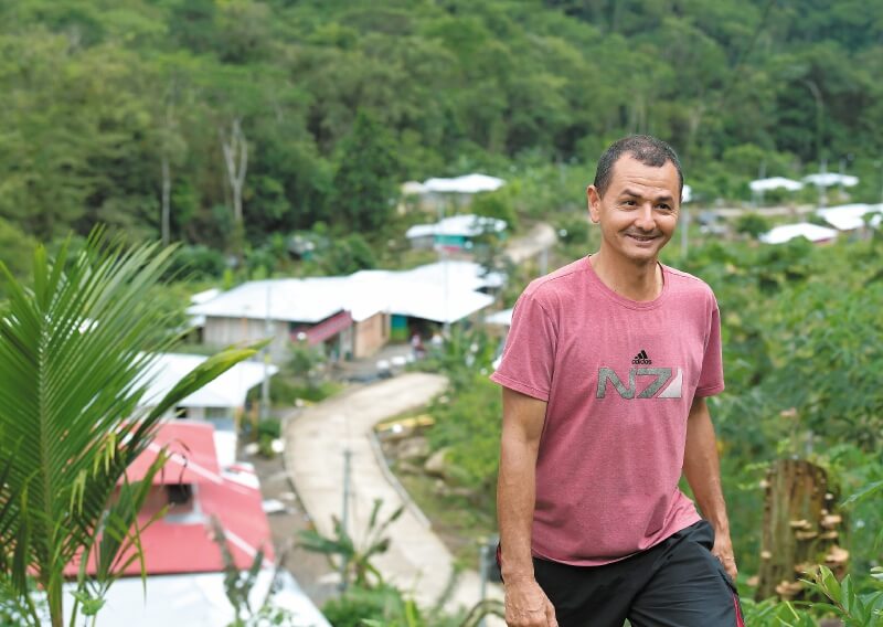 Joverman Sánchez tiene 49 años, nació en Currulao, Antioquia, en una familia campesina que vivía del ganado y el comercio. / Mauricio Alvarado - El Espectador