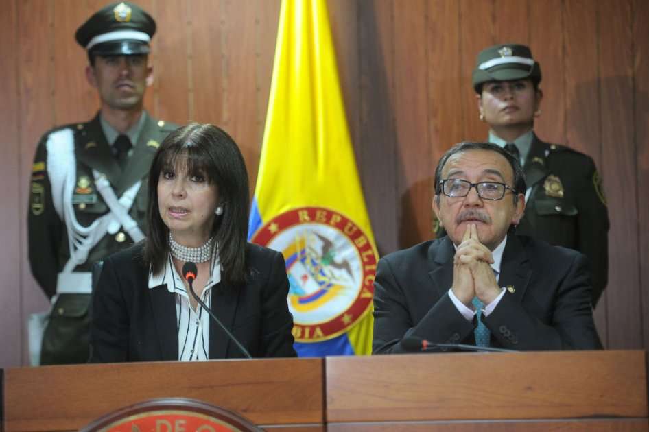 María Victoria Calle, presidente de la Corte Constitucional, y Luis Ernesto Vargas, magistrado ponente del expediente. / Cristian Garavito
