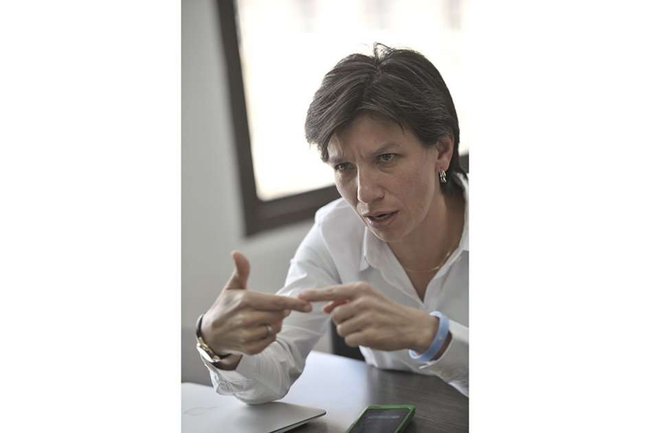 La senadora Claudia López.