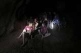 Bajar el nivel del agua y enseñarle a bucear a los niños, prioridad en Tailandia