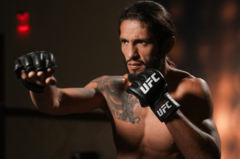 La noche de Javier Reyes: el colombiano que se quiere desatar en la jaula de la UFC