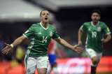 En una noche histórica para "Chicharito", México venció a Costa Rica