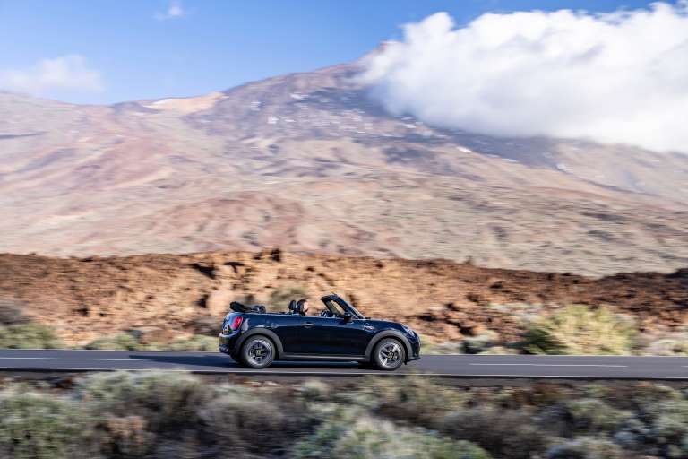 Mini fabricará 999 unidades del convertible y estarán disponibles a partir de abril de 2023.