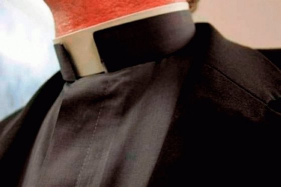 Acusan de violación a un cura en Francia
