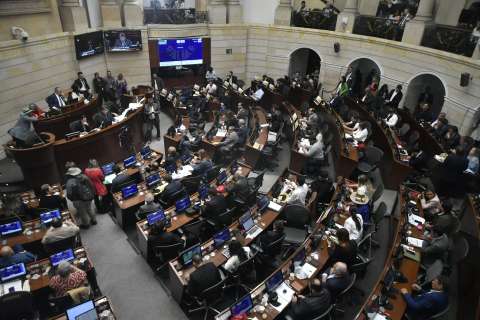 El Gobierno quiso salir del viacrucis de sus reformas y la oposición le plantó cara