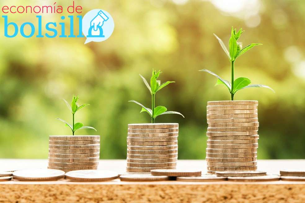 Los analistas recomiendan ahorrar el 10% del salario. / Archivo.