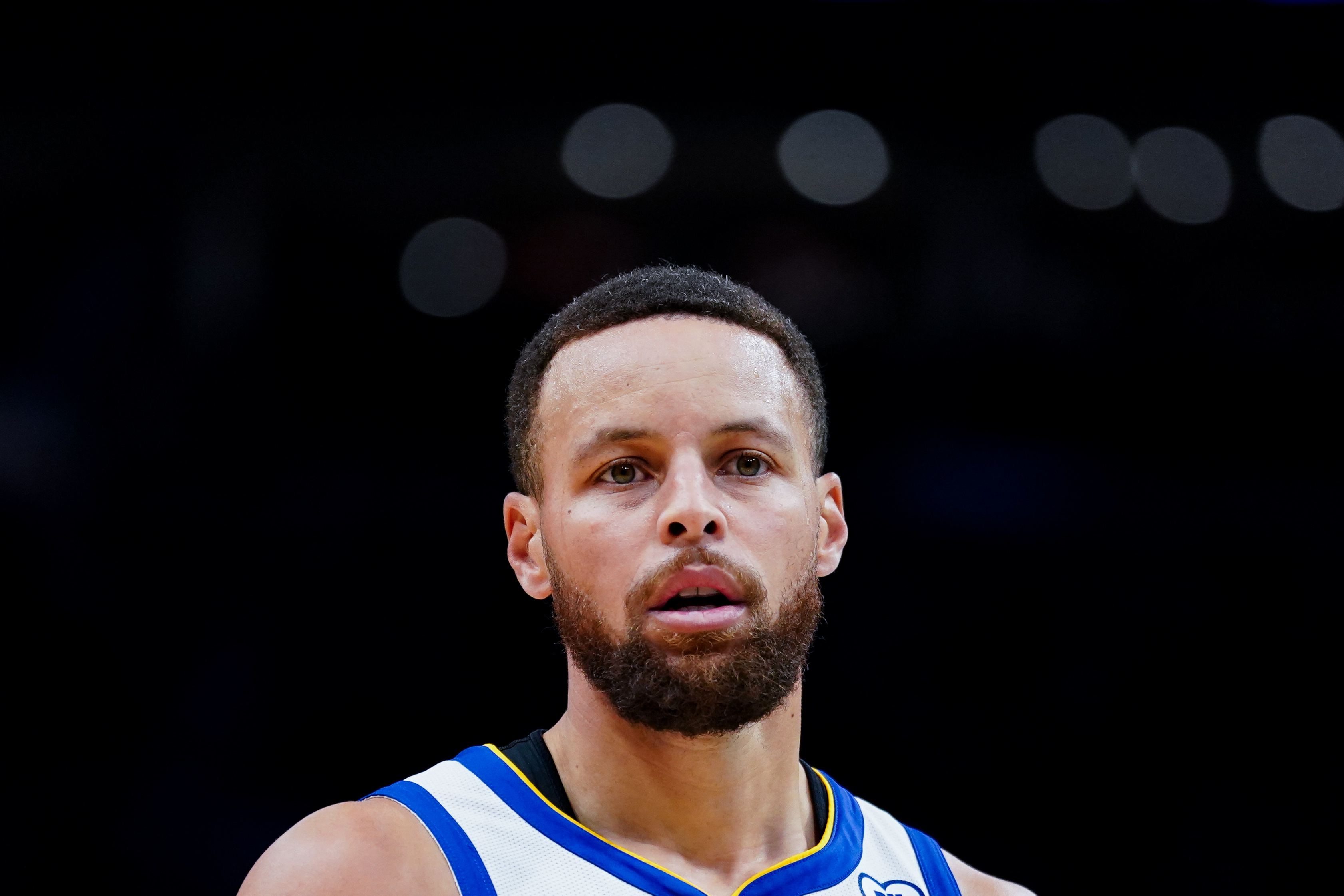Washington (Usa), 28/02/2024.- Golden State Warriors guard Stephen Curry in action during the second half of the NBA basketball game between the Washington Wizards and the Golden State Warriors at the Capital One Arena, Washington, DC, USA, 27 February 2024. (Baloncesto) EFE/EPA/WILL OLIVER SHUTTERSTOCK OUT