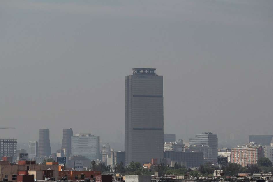 Vista general de contaminación este martes, de Ciudad de México. / EFE