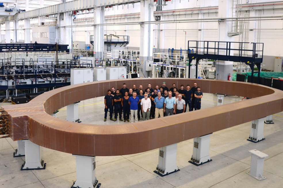 El imán mide 13 m de largo, 9 m de ancho y pesa unas 300 toneladas, tanto como un Boeing 747. / F4E/ITER