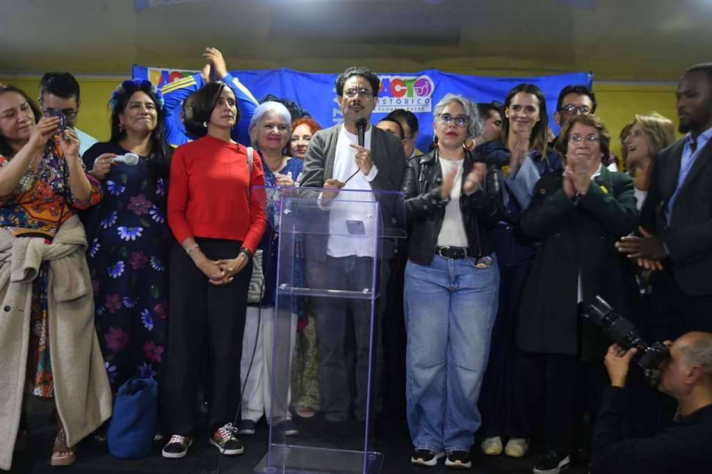 El senador Iván Cepeda habló exigió respeto por el presidente Gustavo Petro tras su victoria en la consulta que la izquierda realizó este 26 de octubre.