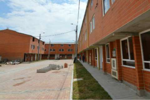 Gobierno y Distrito entregaron más de 900 viviendas de interés prioritario en Bogotá
