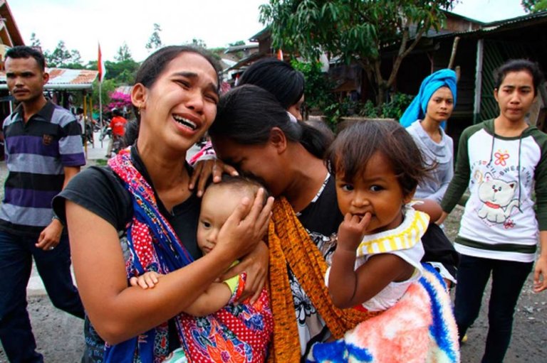 Terremoto en Indonesia dejó seis niños muertos