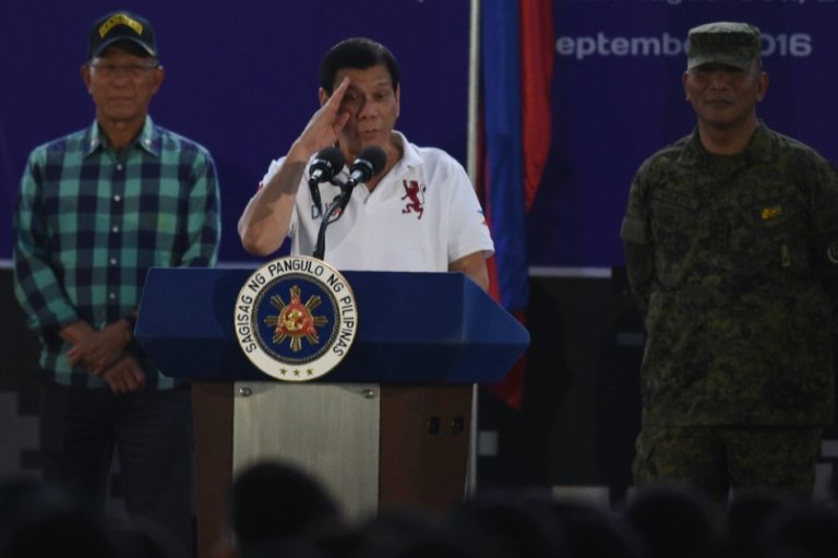 Rodrigo Duterte, el presidente que acepta ser parte de un escuadrón de la muerte sin que nadie lo juzgue