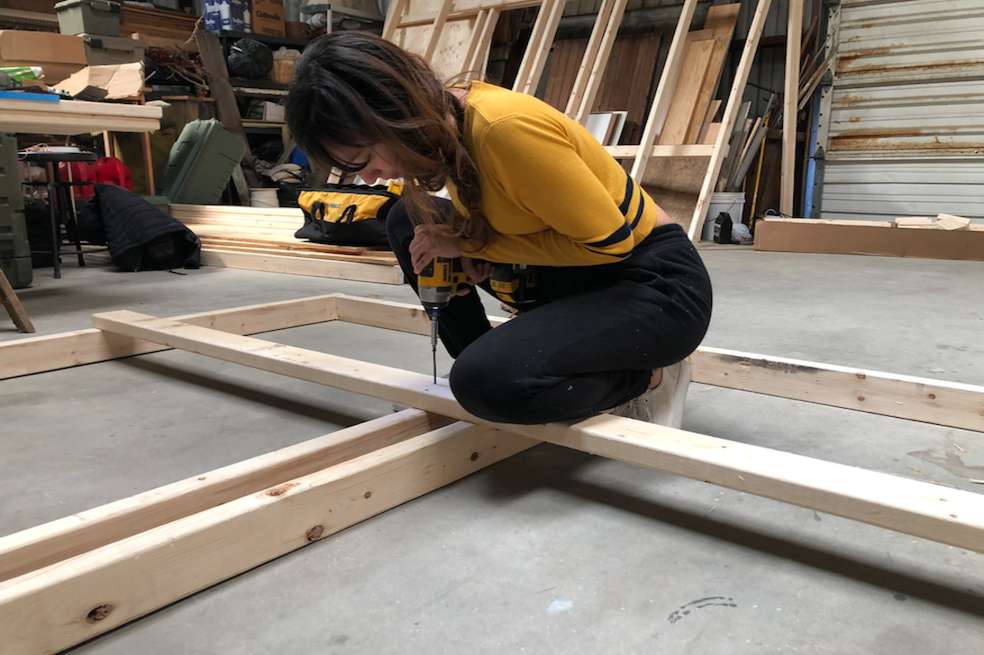 Laura Vargas, colombiana que reside en Estados Unidos haciendo carrera en el diseño de producción de cine.