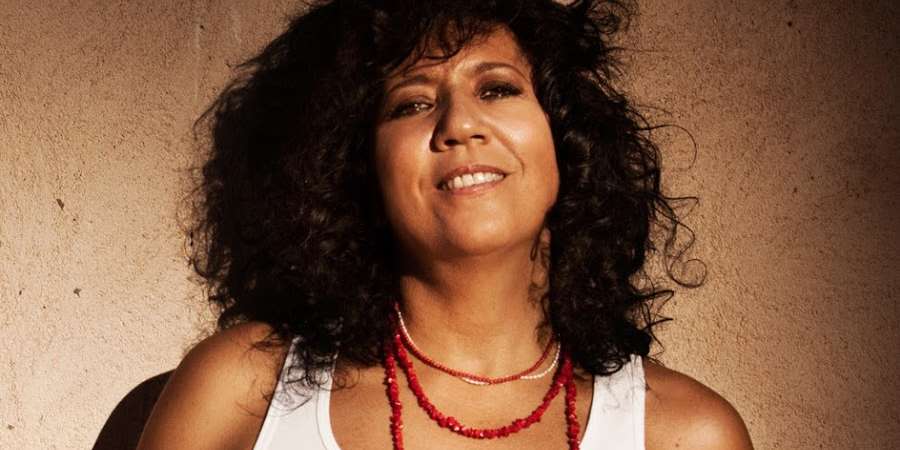 Rosana presenta su nuevo sencillo "No olvidarme de olvidar"
