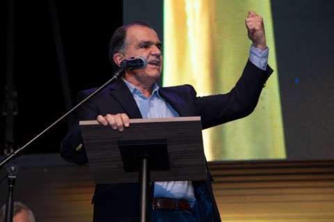 Óscar Iván Zuluaga rechazó señalamientos sobre nexos con las casas Char y Gerlein