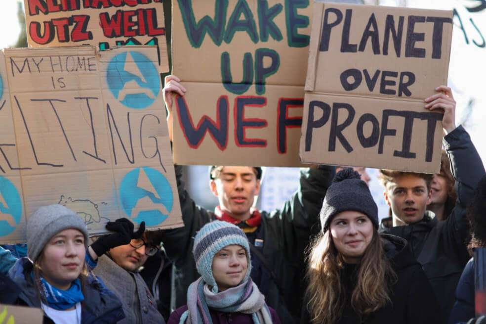 Imagen de la manifestación durante la clausura del Foro Económico Mundial (FEM) en Davos 2020. / Bloomberg