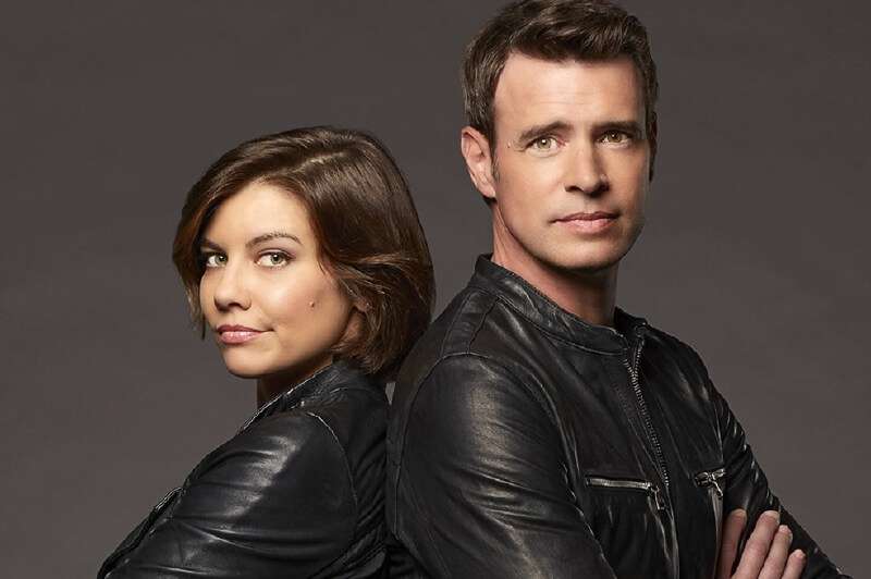 Fiery Tribune y Will Chase deberán enfrentarse a los desafíos que implica ser superespías, en “Whiskey Cavalier”. / Cortesía