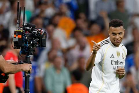 Real Madrid recuperó la cima: doblete de Vinícius y gol de Mbappé ante Villarreal
