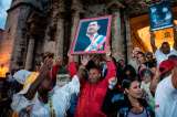 "Chávez evoluciona favorablemente tras cirugía de cáncer"