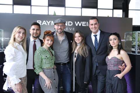 Raymond Weil rinde homenaje a los artistas colombianos