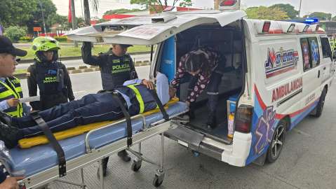 Motociclista atropelló a un agente de tránsito en Cali; el agresor fue capturado
