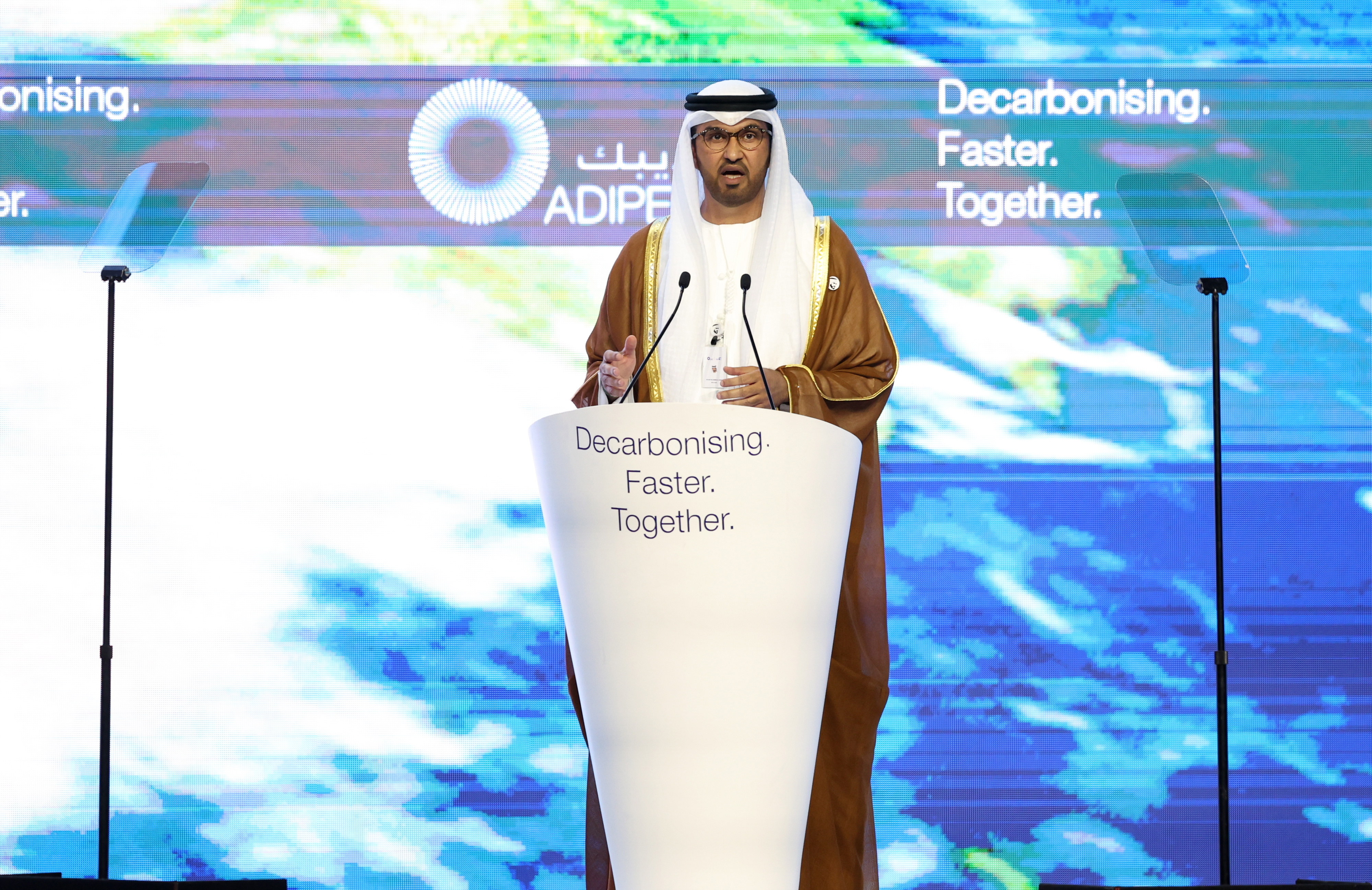 Abu Dhabi (United Arab Emirates), 02/10/2023.- H.E. Dr. Sultan Ahmed Al Jaber, President-Designate of COP28, the UAE's Minister for Industry and Advanced Technology, UAE Climate Change Special Envoy and Managing Director and Group CEO of the Abu Dhabi National Oil Company (ADNOC), speaks during the opening ceremony of the Abu Dhabi International Petroleum Exhibition and Conference (ADIPEC) in Abu Dhabi, United Arab Emirates, 02 September 2023. ADIPEC 2023 is held from 02 to 05 October 2023, with more than 2,200 exhibitors and 30 dedicated country pavilions showcasing their ambitions for the future of energy. (Emiratos Árabes Unidos) EFE/EPA/ALI HAIDER