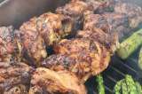 Receta para preparar contramuslos a la parrilla con marinada de cerveza
