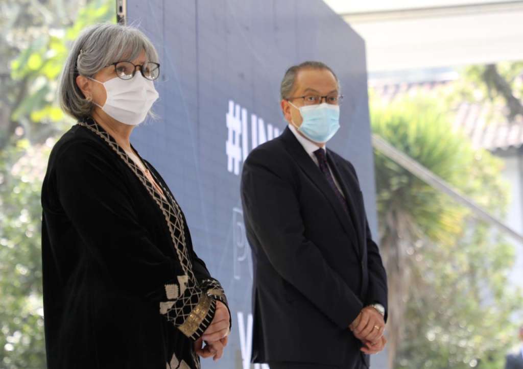 Patricia Linares, saliente presidenta de la JEP y Fernando Carillo, procurador general de la nación, a quien le quedan 70 días en su cargo.