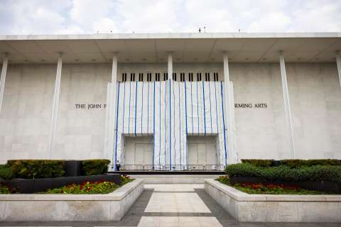 Kennedy Center: el cierre, la posible bancarrota y la batalla por el nombre de Trump
