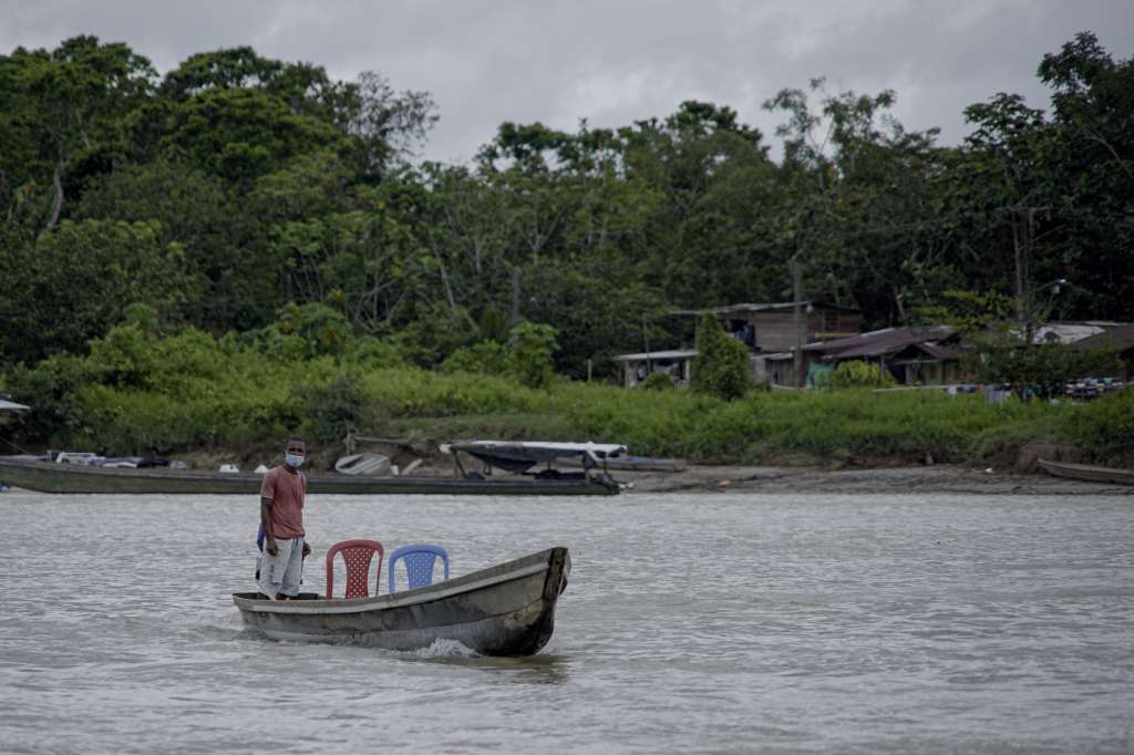 Pese a que la sentencia que ordenó la protección especial del río es de 2016, la minería, la contaminación, la deforestación y las afectaciones ambientales, sociales y culturales a las comunidades se mantienen, mientras las medidas tomadas por las autoridades encargadas son ineficientes.