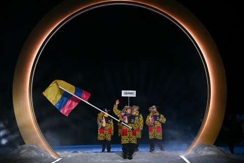 Colombia se luce con su indumentaria en inauguración de los Juegos Olímpicos de Invierno