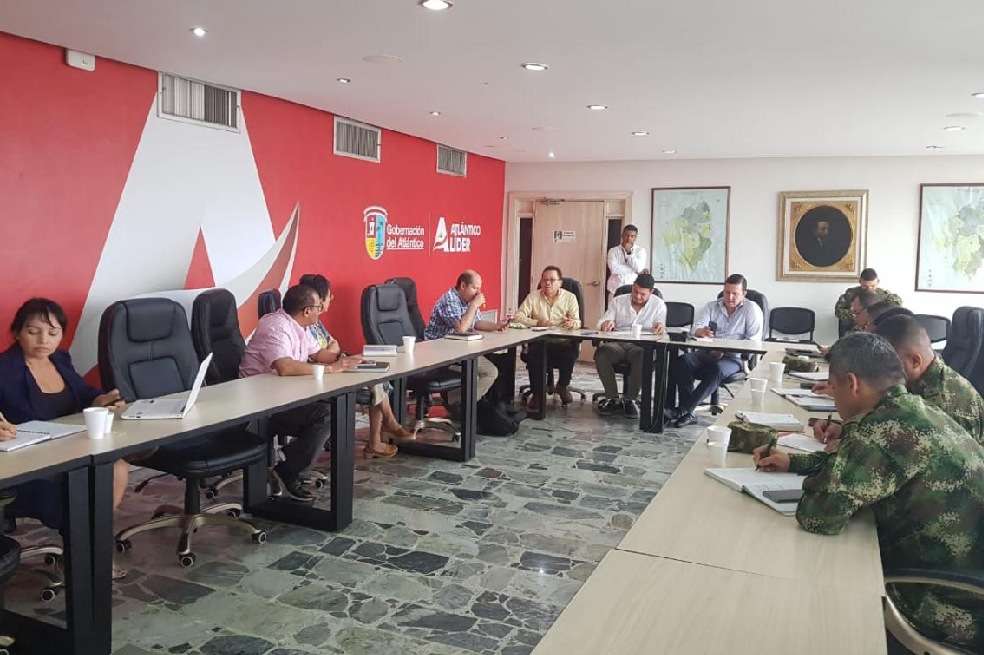 Mesa de consejo de seguridad realizada el lunes 8 de julio en la tarde.Universidad del AtlánticoDurante el consejo el rector Carlos Prasca indicó que “la Universidad no puede ser el espacio para que se den los actos vandálicos, delincuenciales y terroristas como los del día de ayer y otros que se han dado anteriormente".