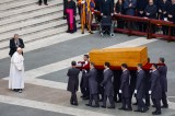 El papa Francisco presidió el funeral de Benedicto XVI, de quien resaltó la sabiduría