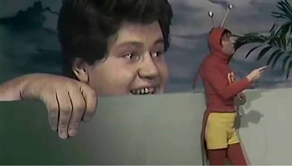 Arturo García Tenorio y Roberto Gómez Bolaños en uno de los episodios de 'El Chapulín Colorado'.