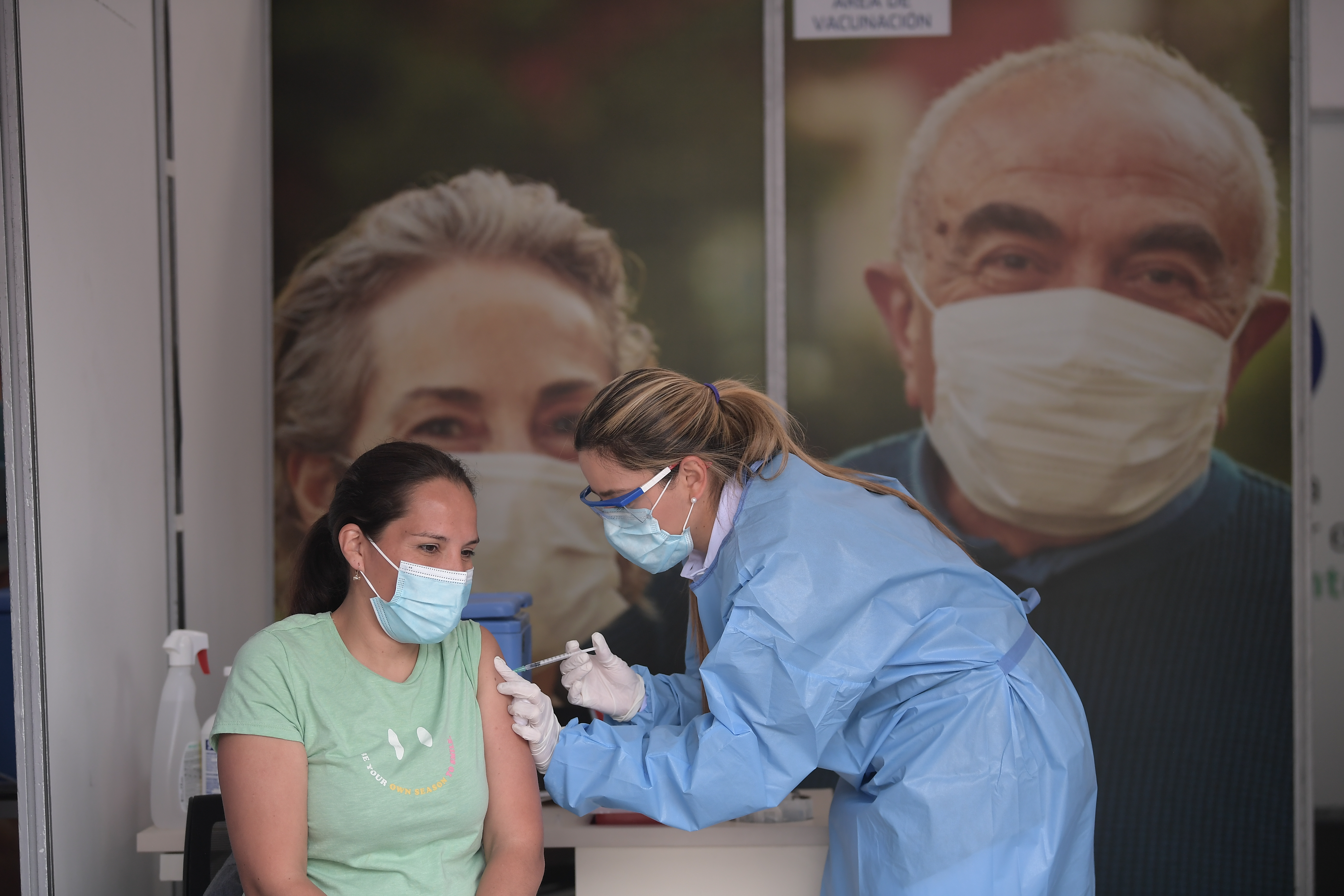 Inicio del proceso de vacunación contra Covid-19, al  personal de la salud en Bogotá.