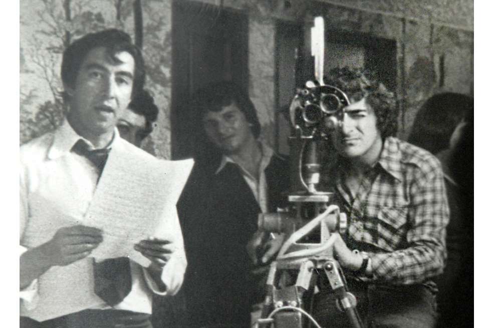 En esta foto Jaime Uribe y Jairo Pinilla. El primero aún conserva el material filmado en 16 milímetros de la vida de Carlos Lehder.